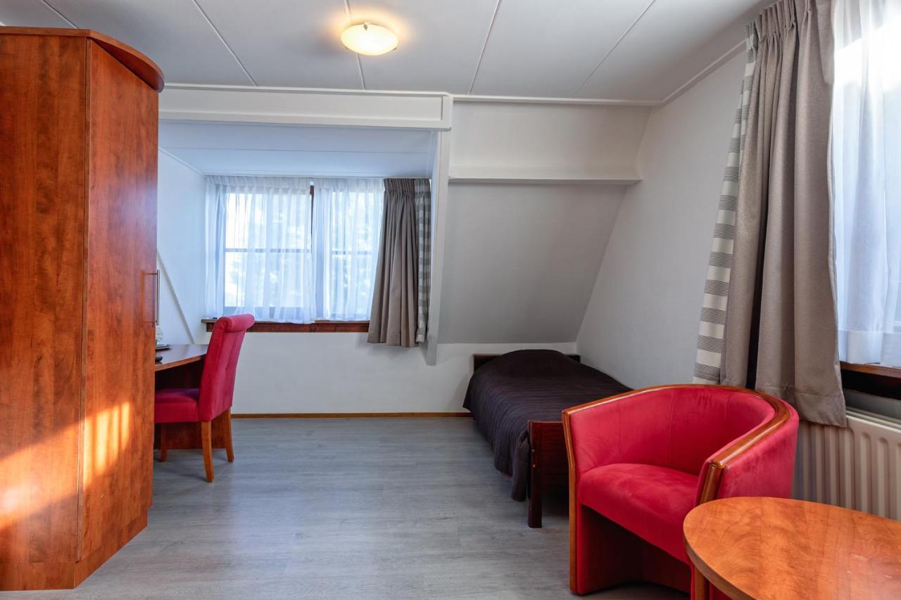 B&B Hotel Rebecca De Waal Eksteriør bilde